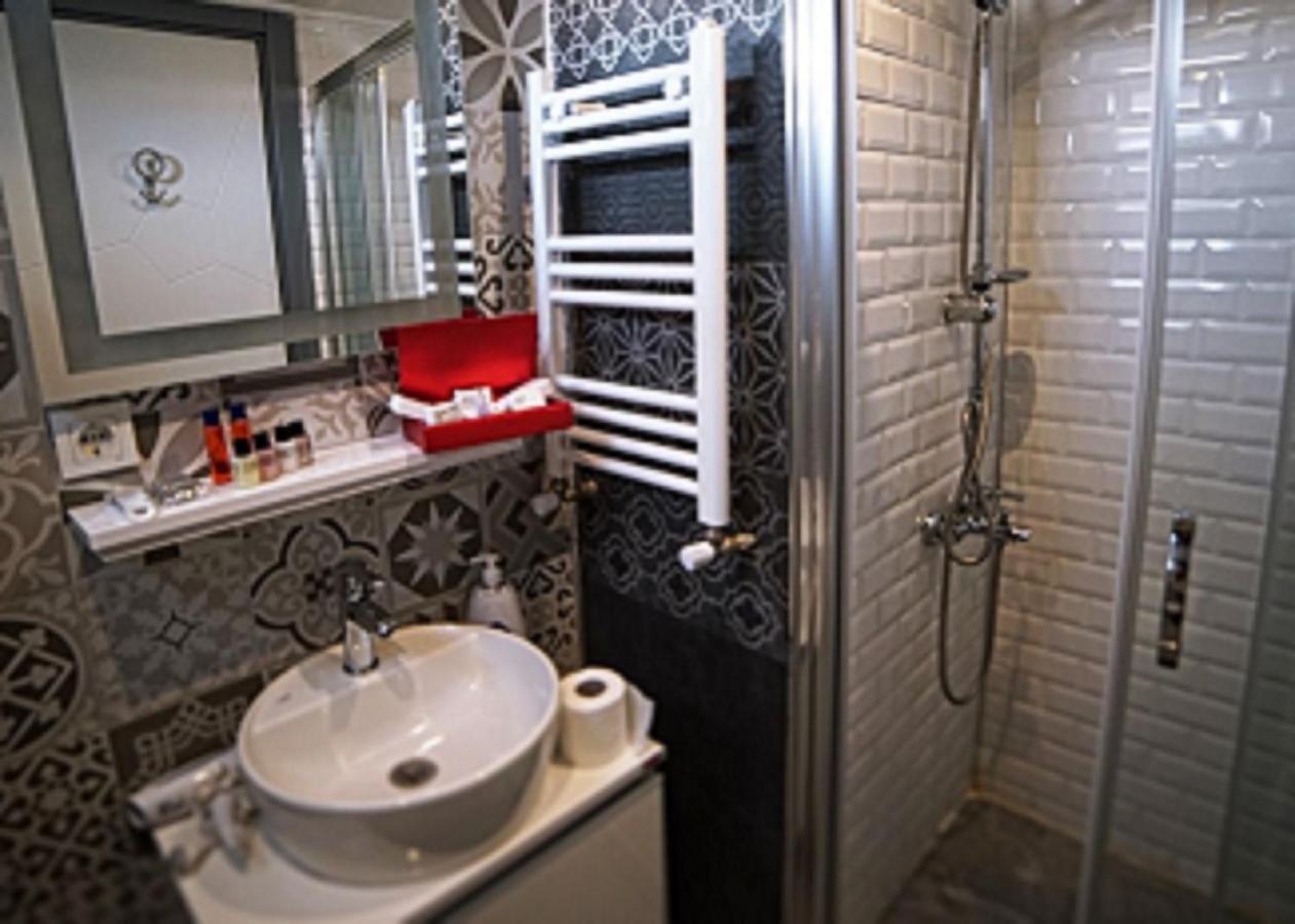 The Sisli Corner Park Inn Istanbul Bagian luar foto