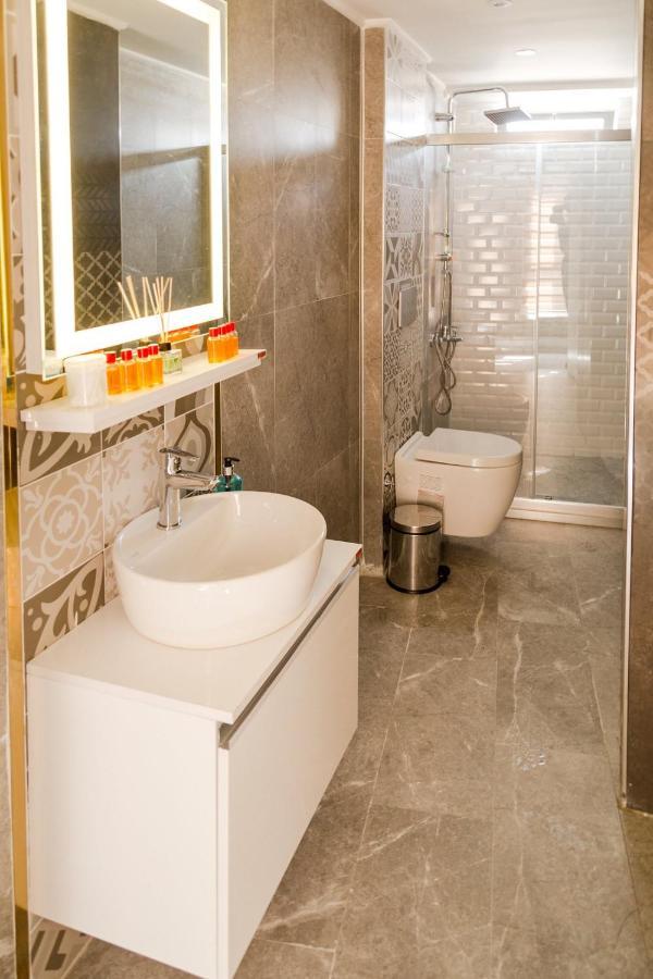 The Sisli Corner Park Inn Istanbul Bagian luar foto